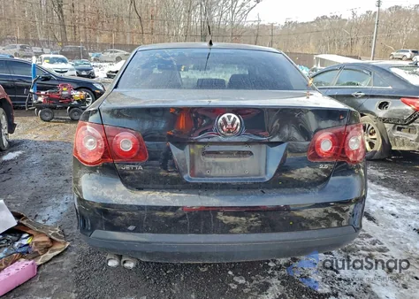 2009 Volkswagen Jetta S z USA, uszkodzony, nr VIN 3VWJM71K79M172146